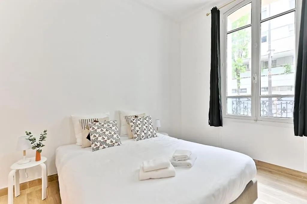 Apartment Appartement 2 Chambres Pyrenees Alexandre Dumas-Ii Paris France